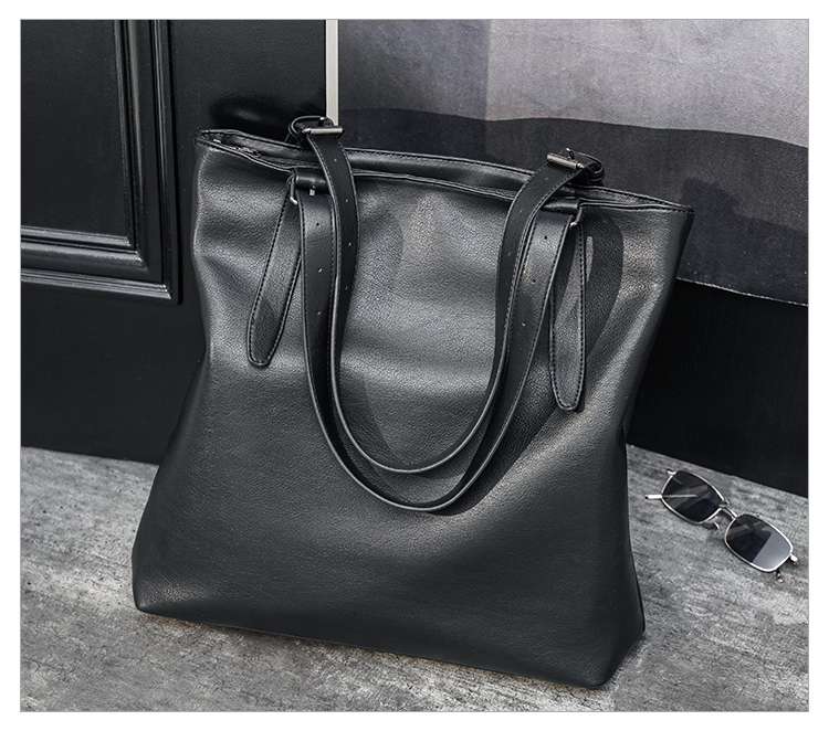 https://fulmo-img-server.com/lmc-leather-bag-store/ee6a0d91c3e345af861a66ba8aad519e.jepg