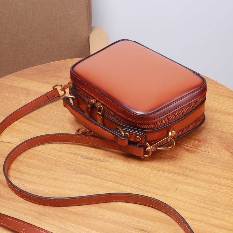 https://fulmo-img-server.com/lmc-leather-bag-store/f1462e3ae6134847acdb327cc192ff09.jepg