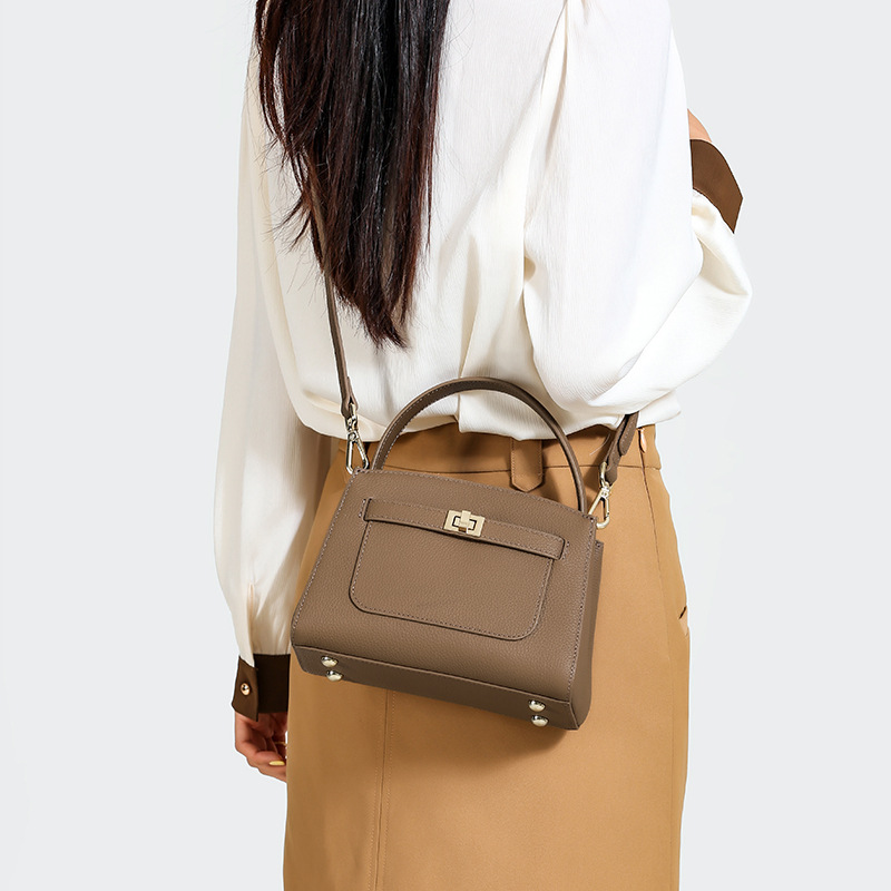 革バッグレディース 本革上品ハンドバッグ 大人女性のための洗練された小型バッグ