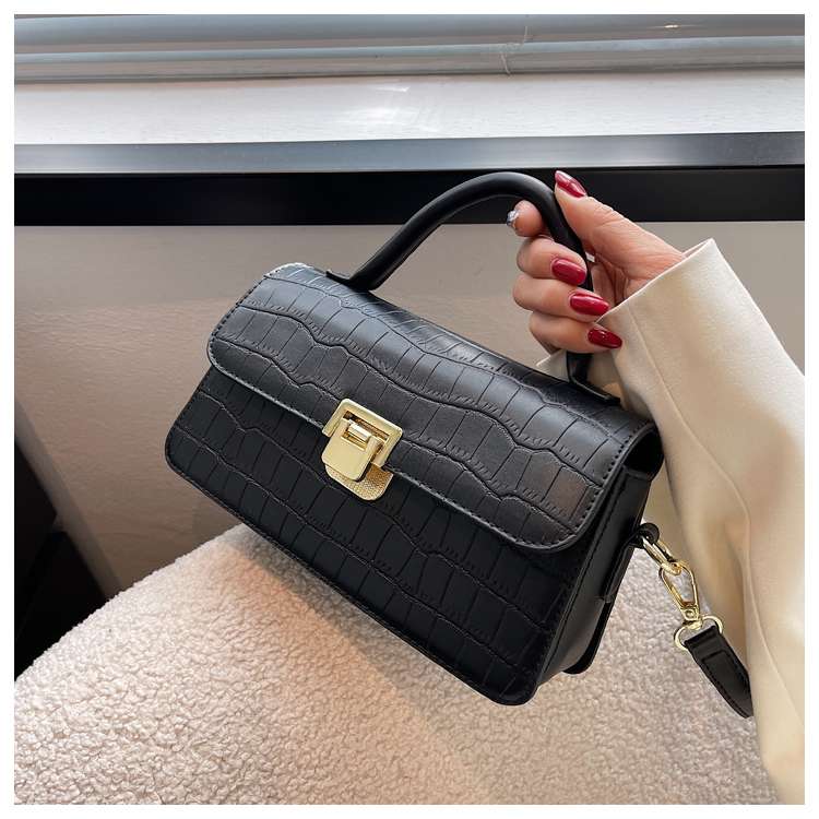 https://fulmo-img-server.com/lmc-leather-bag-store/fa7614435ff34a48b39d522879a8d8c8.jepg