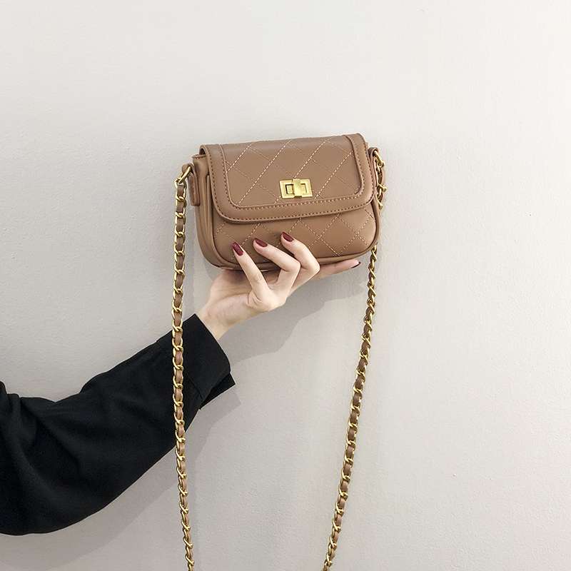 https://fulmo-img-server.com/lmc-leather-bag-store/fc9f5049f4c340288e499f3d629584b7.jepg