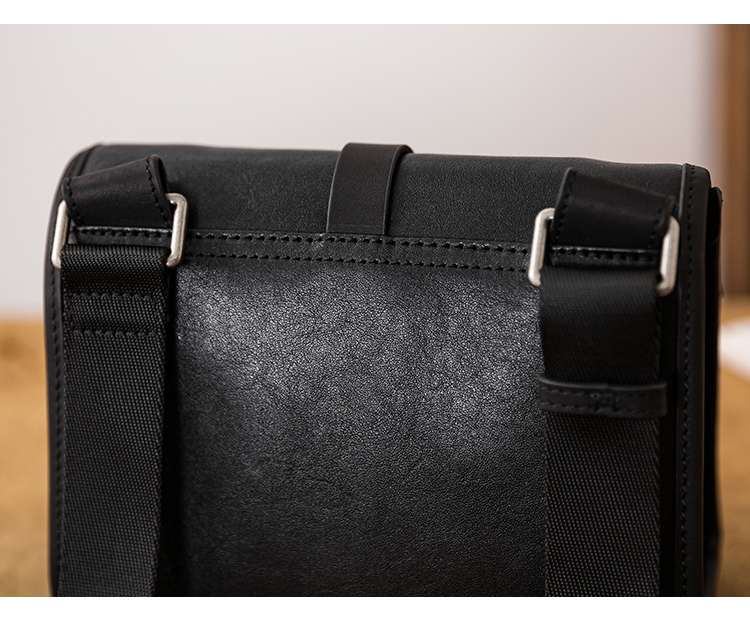 https://fulmo-img-server.com/lmc-leather-bag-store/fd7553ab2fac4259ab947838b813a150.jepg