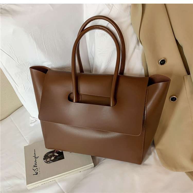 https://fulmo-img-server.com/lmc-leather-bag-store/ffb5ec0984ca48db990a36fc2971abd3.jepg