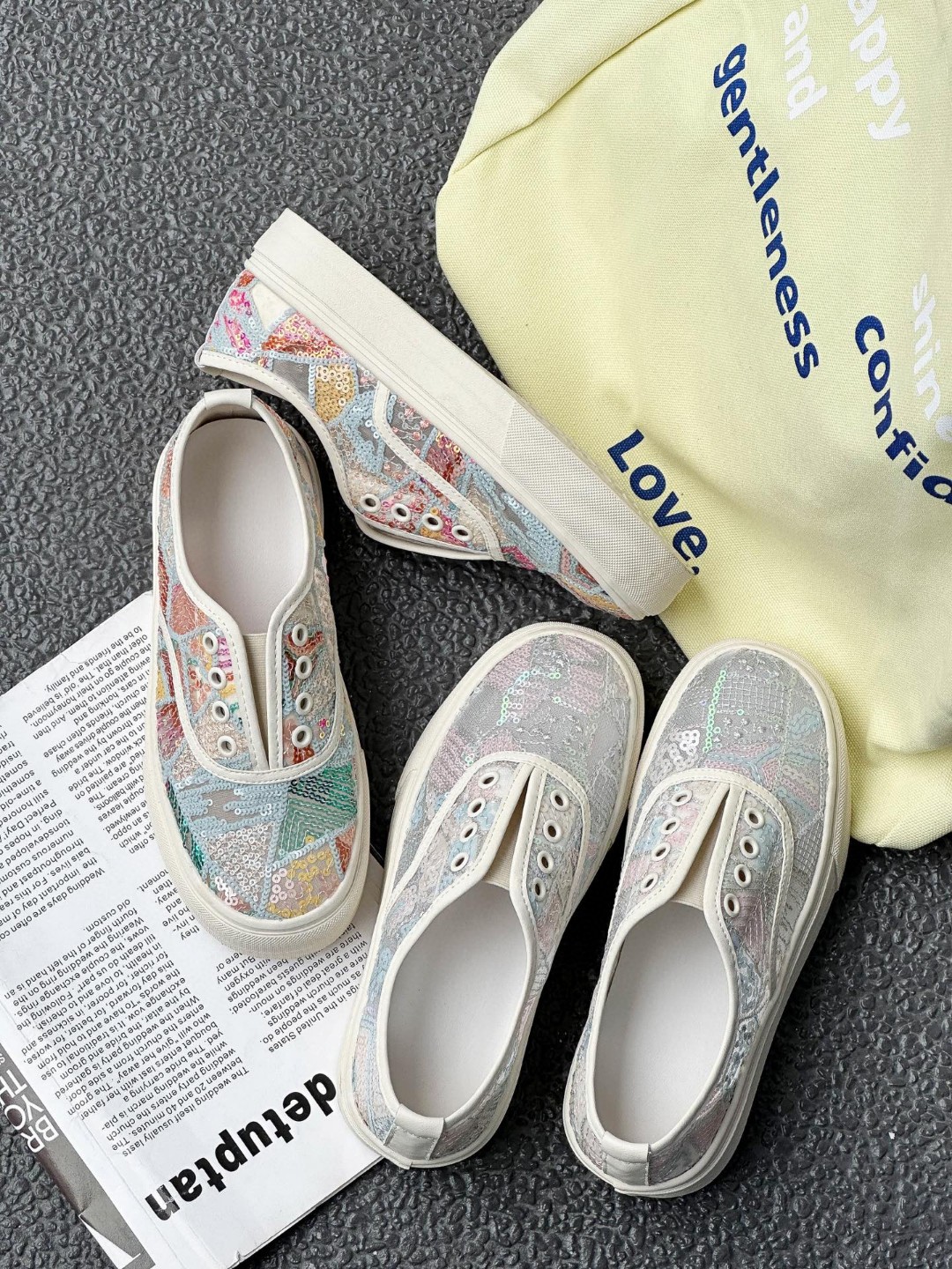 ローファーレディース キラキラ刺繍スリッポン