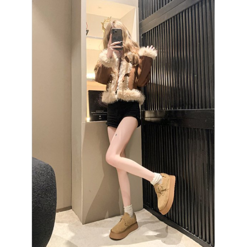 https://fulmo-img-server.com/loaferette/7fa35f28-2a75-4fe6-8c73-da1e681dc42e.jpg