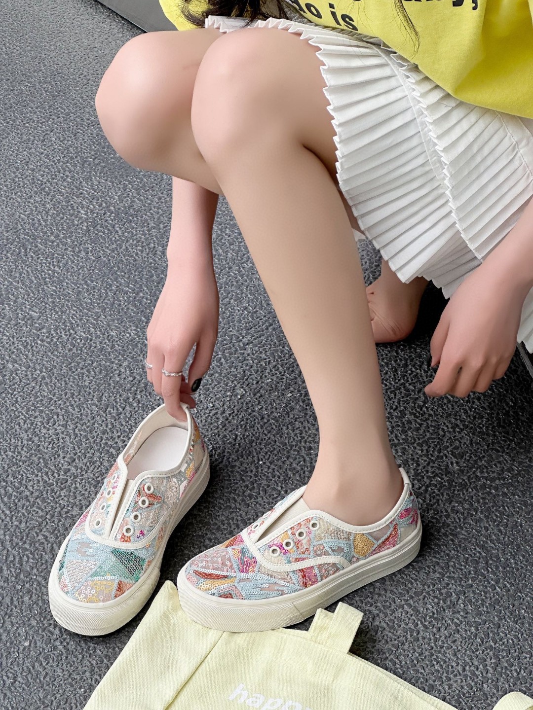 ローファーレディース キラキラ刺繍スリッポン