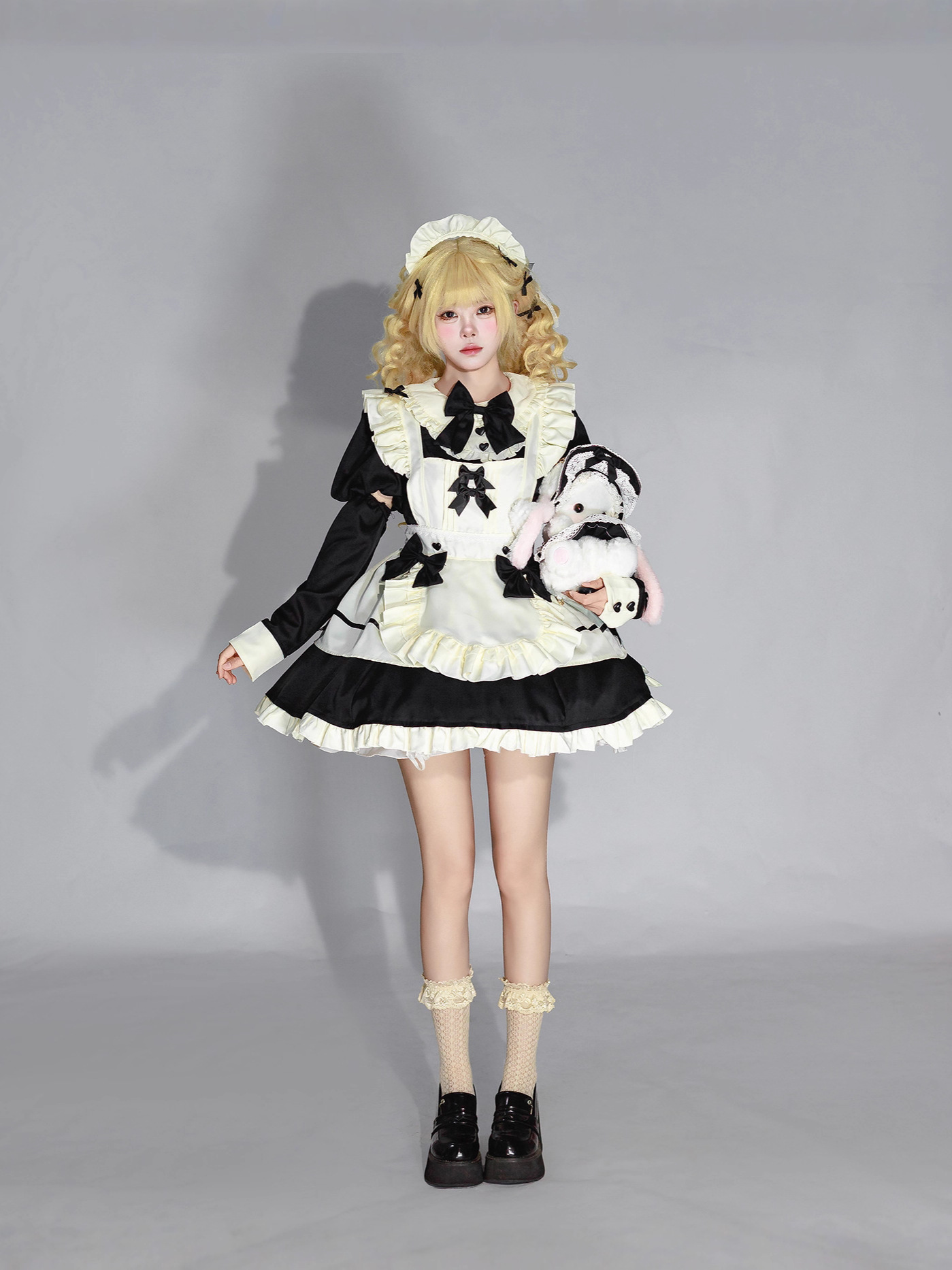 https://fulmo-img-server.com/lolis/0db48502-718a-4391-b187-1d785897b2d9.jpg