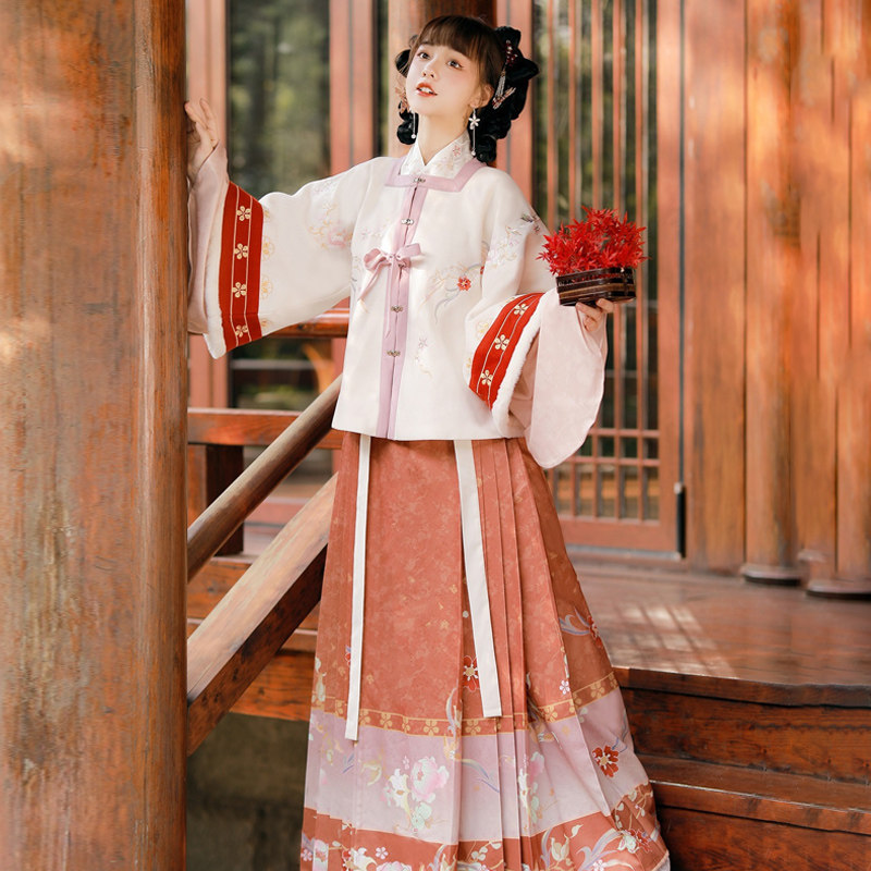 https://fulmo-img-server.com/lolis/13990682-329a-4ac6-a88f-d37c5eb537ce.jpg