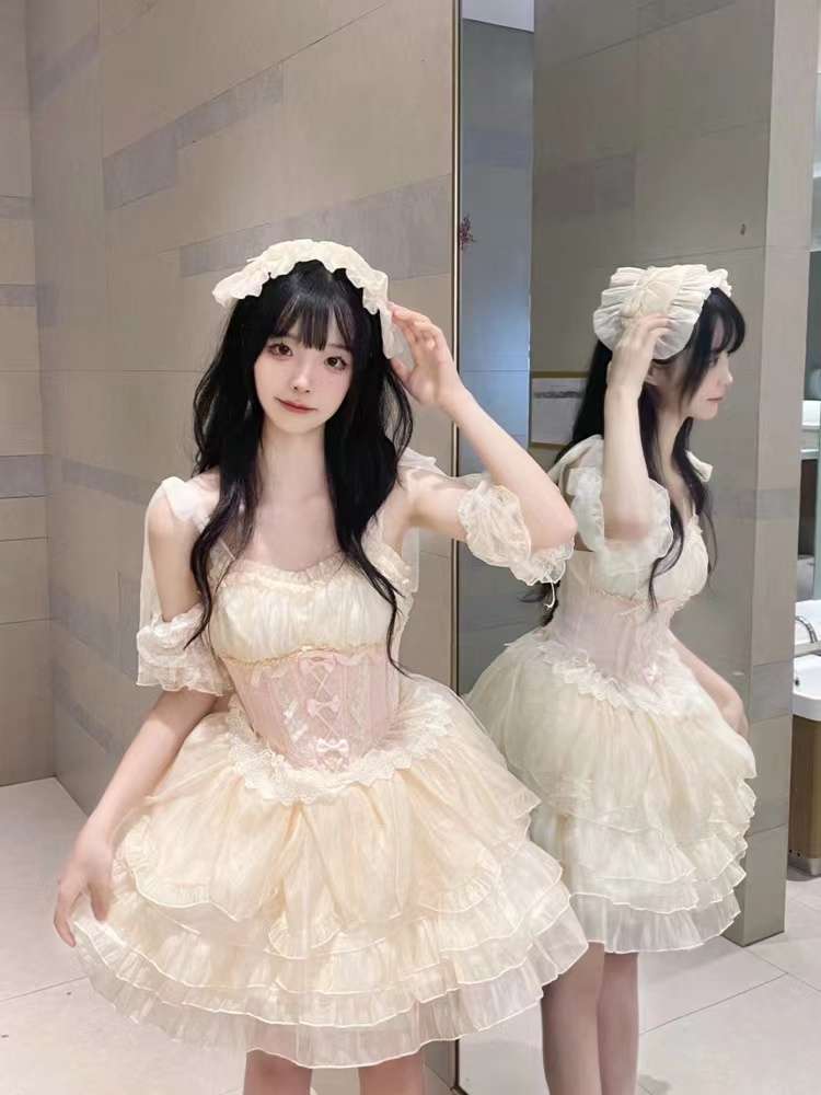 ロリータファッション 姫様のレースフリル重ねドレス