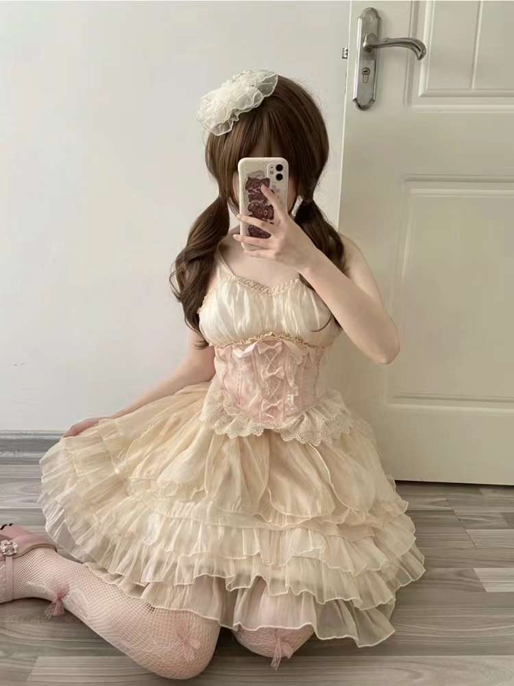 ロリータファッション 姫様のレースフリル重ねドレス