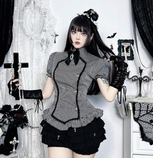 ロリータファッション ゴスロリ ストライプシャツ 半袖 細見え 暗黒系 少女服