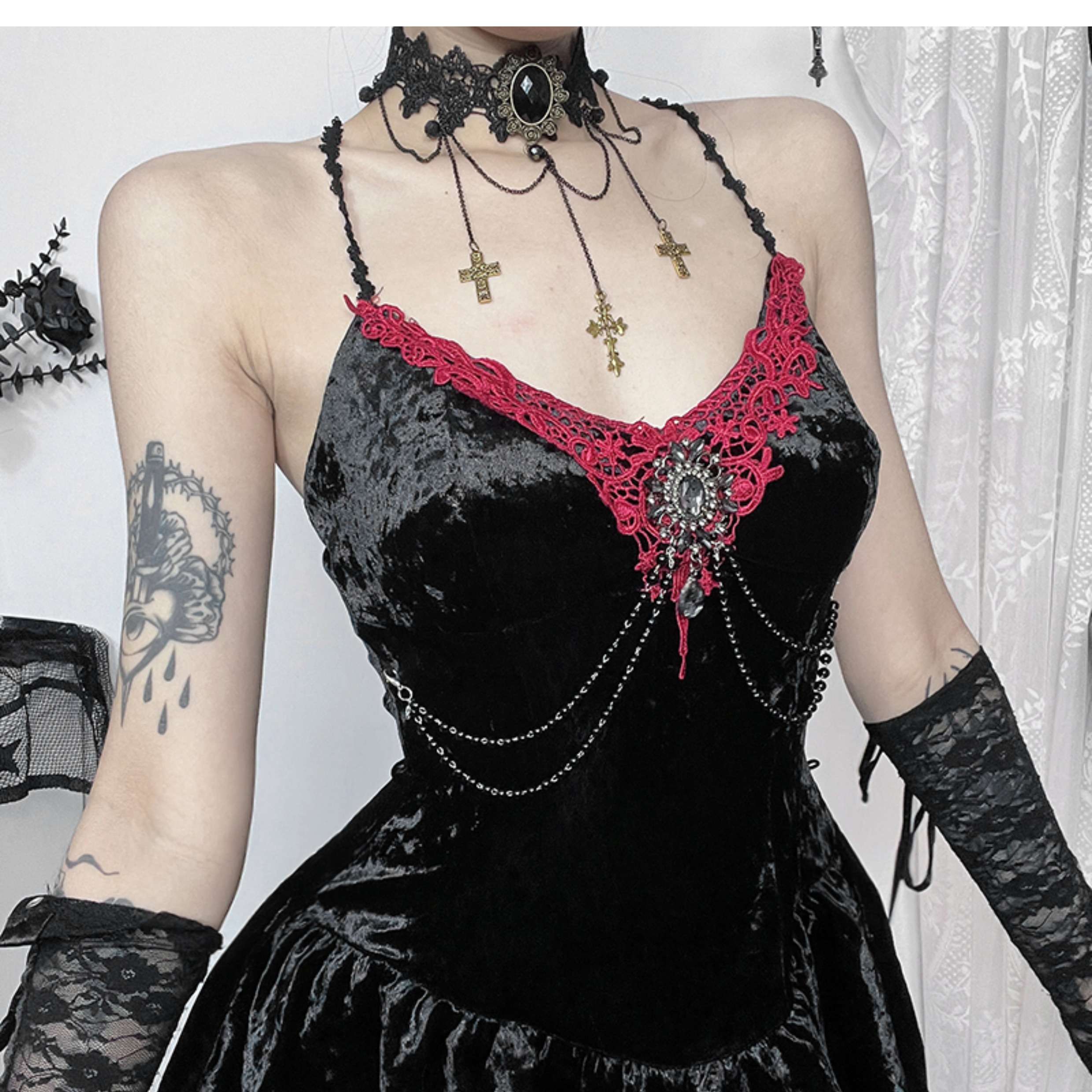 ロリータファッション 魔女のゴシックレースワンピース