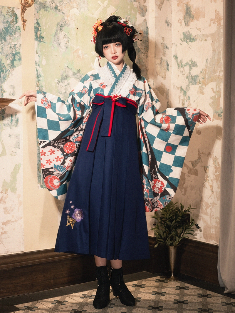 ロリータファッション 蝶と花模様の優美な着物風プリーツスカート