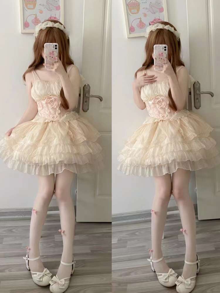 ロリータファッション 姫様のレースフリル重ねドレス