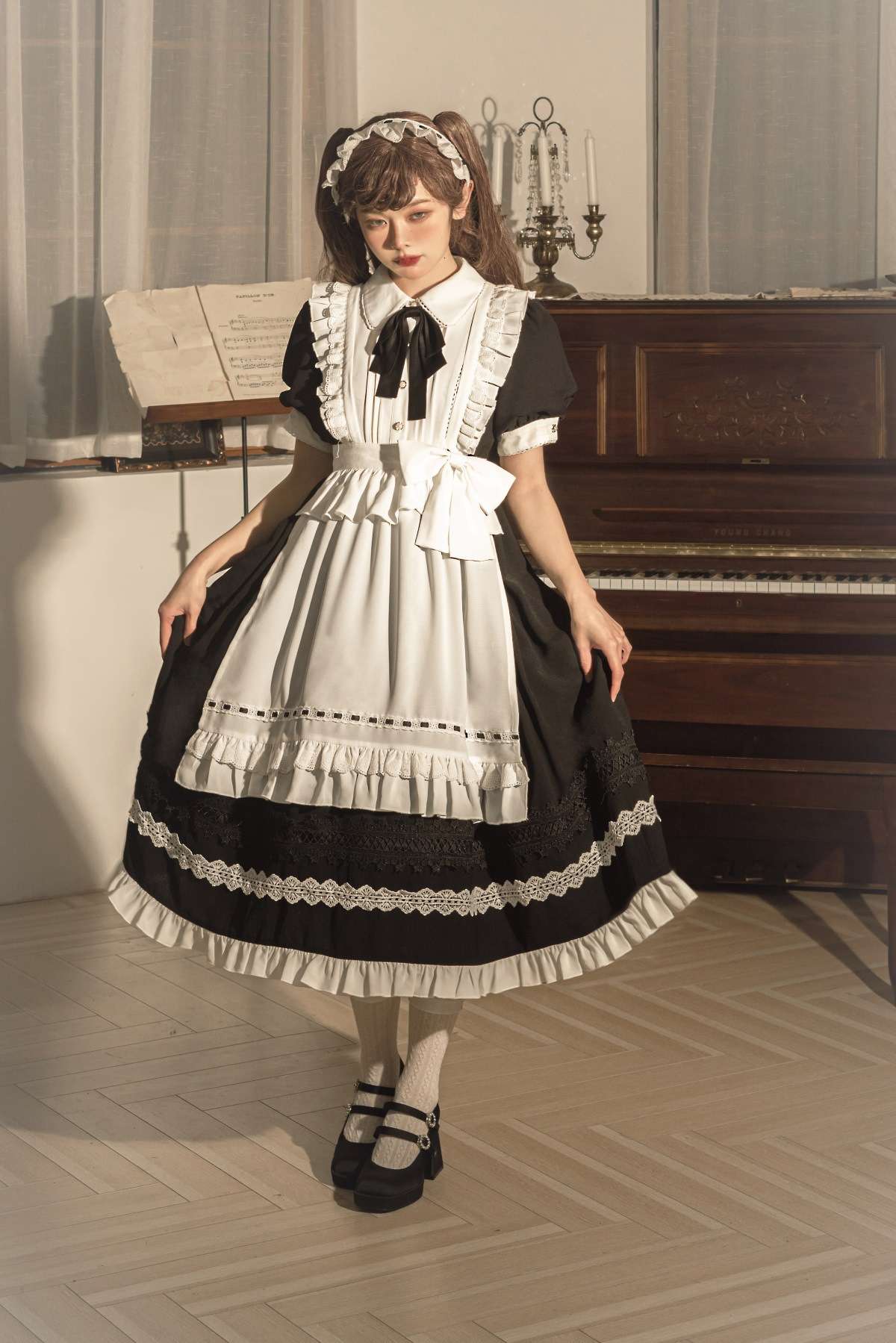ロリータファッション 優雅なメイド風フリルワンピース