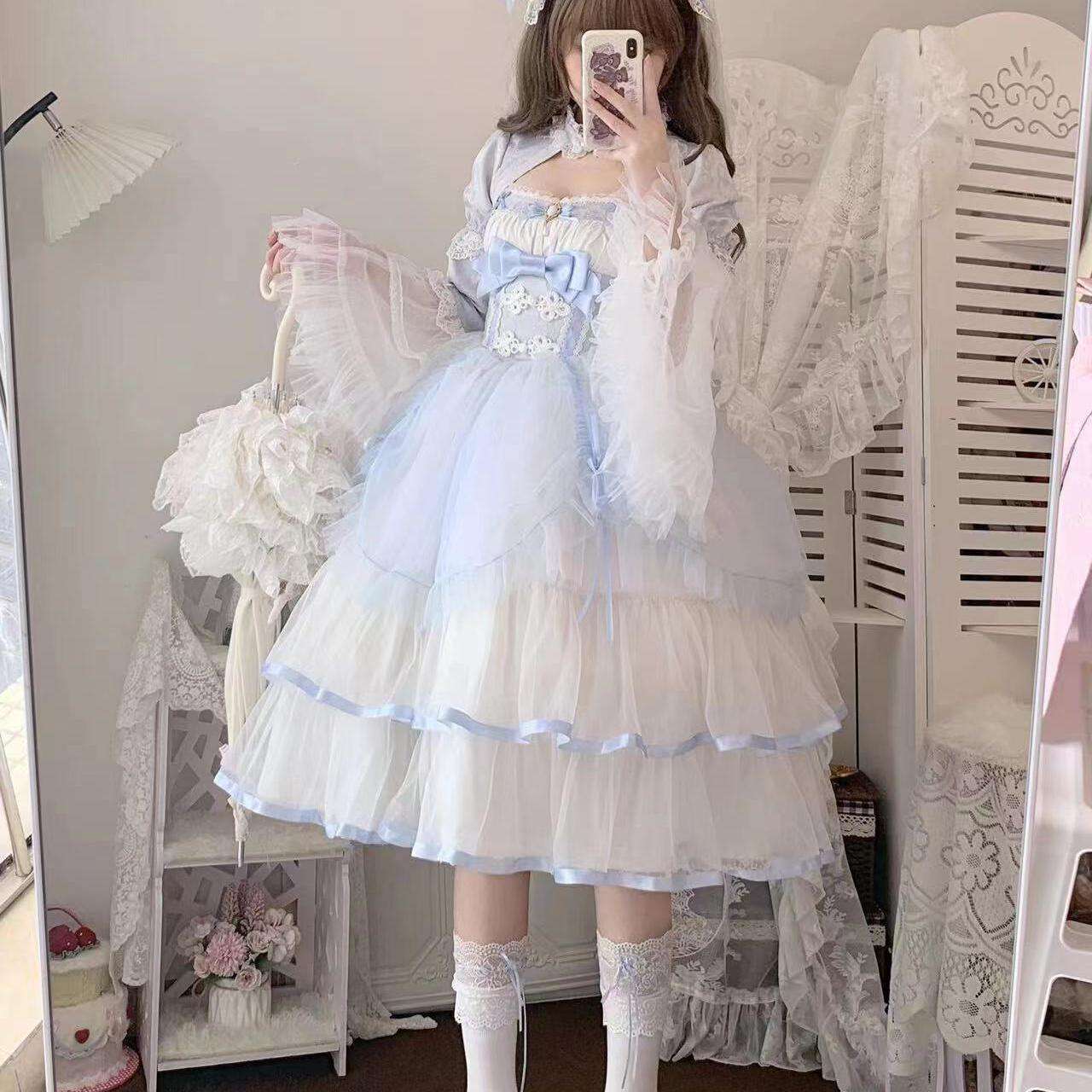ロリータファッション 姫様の優雅な貴族風レースドレス