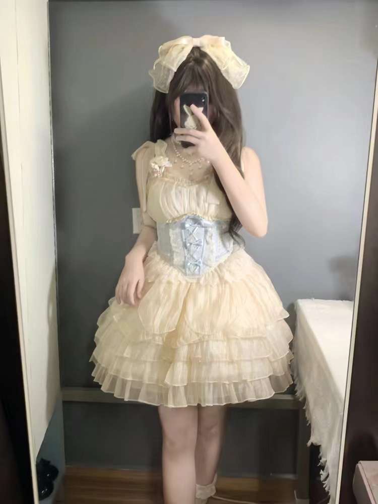 ロリータファッション 姫様のレースフリル重ねドレス
