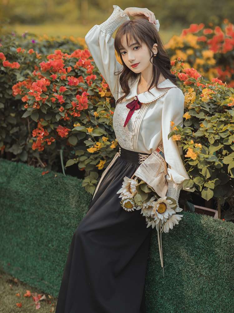 ロリータファッション 優雅な貴婦人風ワンピース
