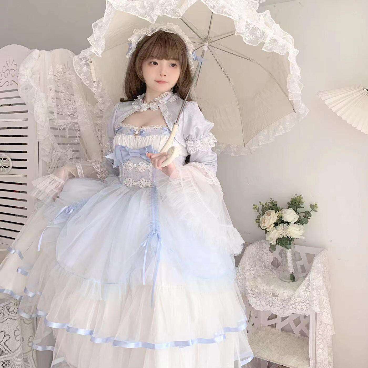 ロリータファッション 姫様の優雅な貴族風レースドレス