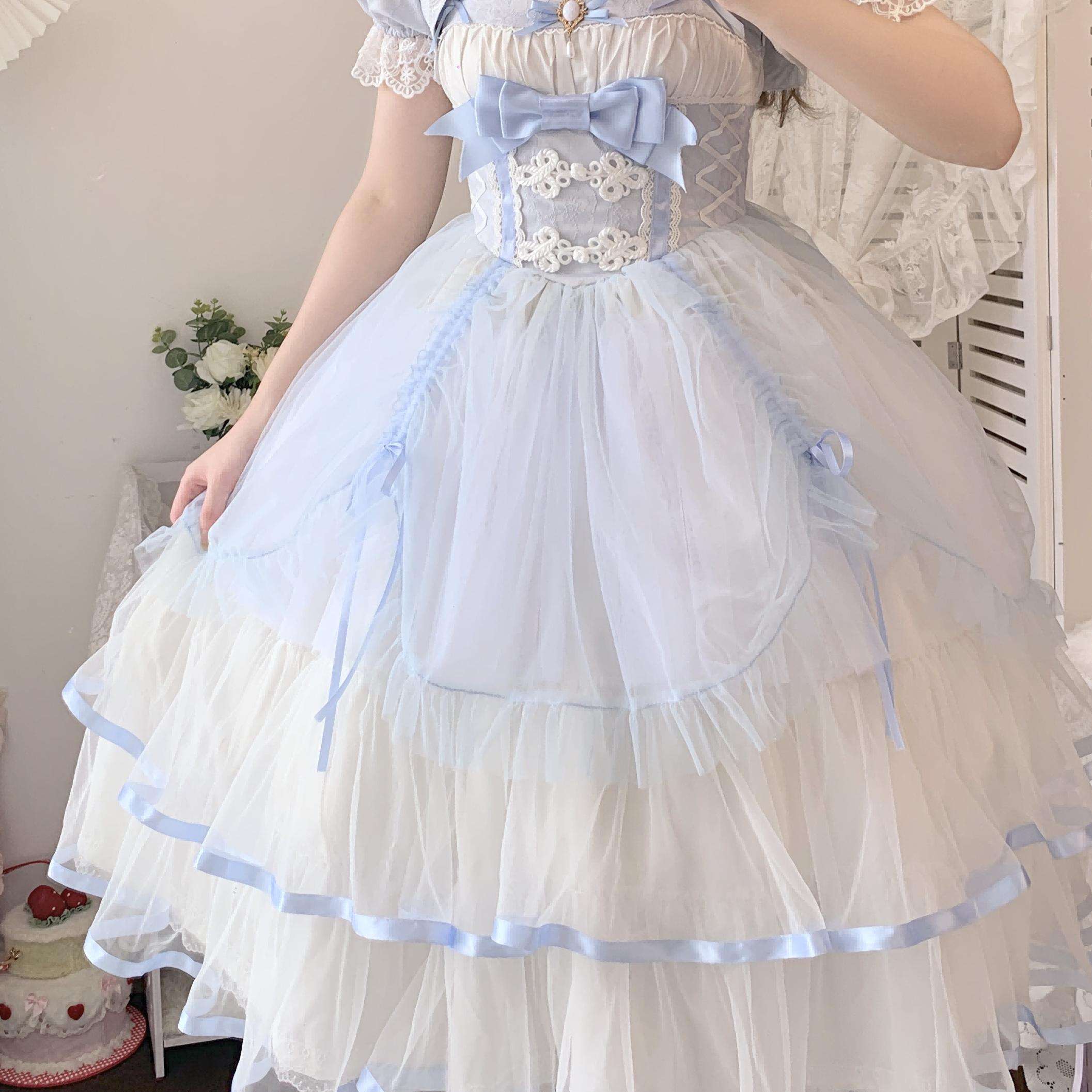 ロリータファッション 姫様の優雅な貴族風レースドレス