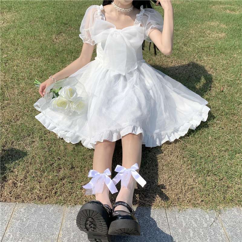 ロリータファッション 妖精のような純白ドレス