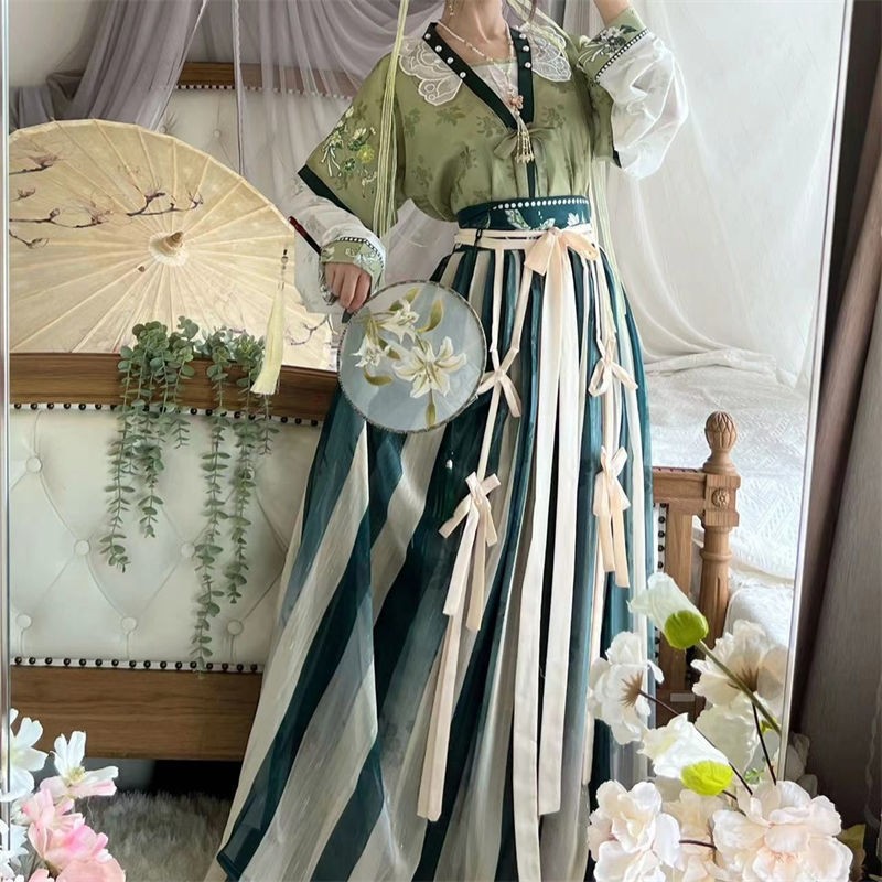 https://fulmo-img-server.com/lolis/b40cedfd-b1f0-4c61-8452-d37fa492d0e5.jpg