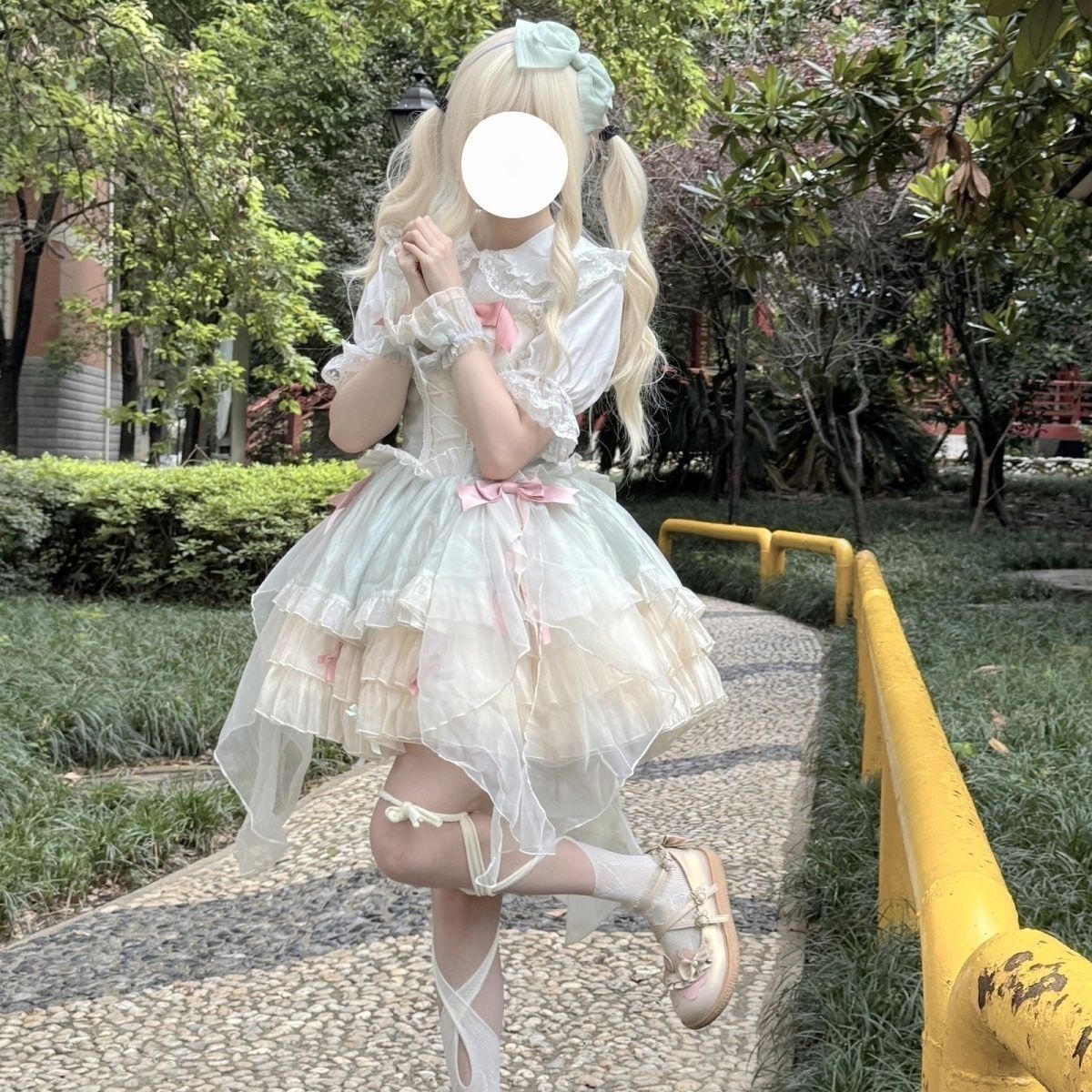 https://fulmo-img-server.com/lolis/c79cf16c-072f-4b87-9ce9-b64cac26c5ba.jpg