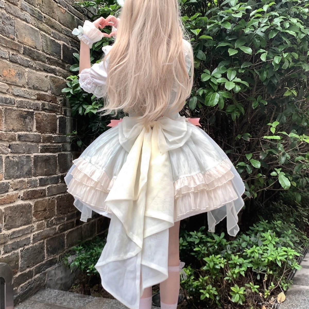 https://fulmo-img-server.com/lolis/cc1394ac-d0eb-475b-8916-1635080e166a.jpg