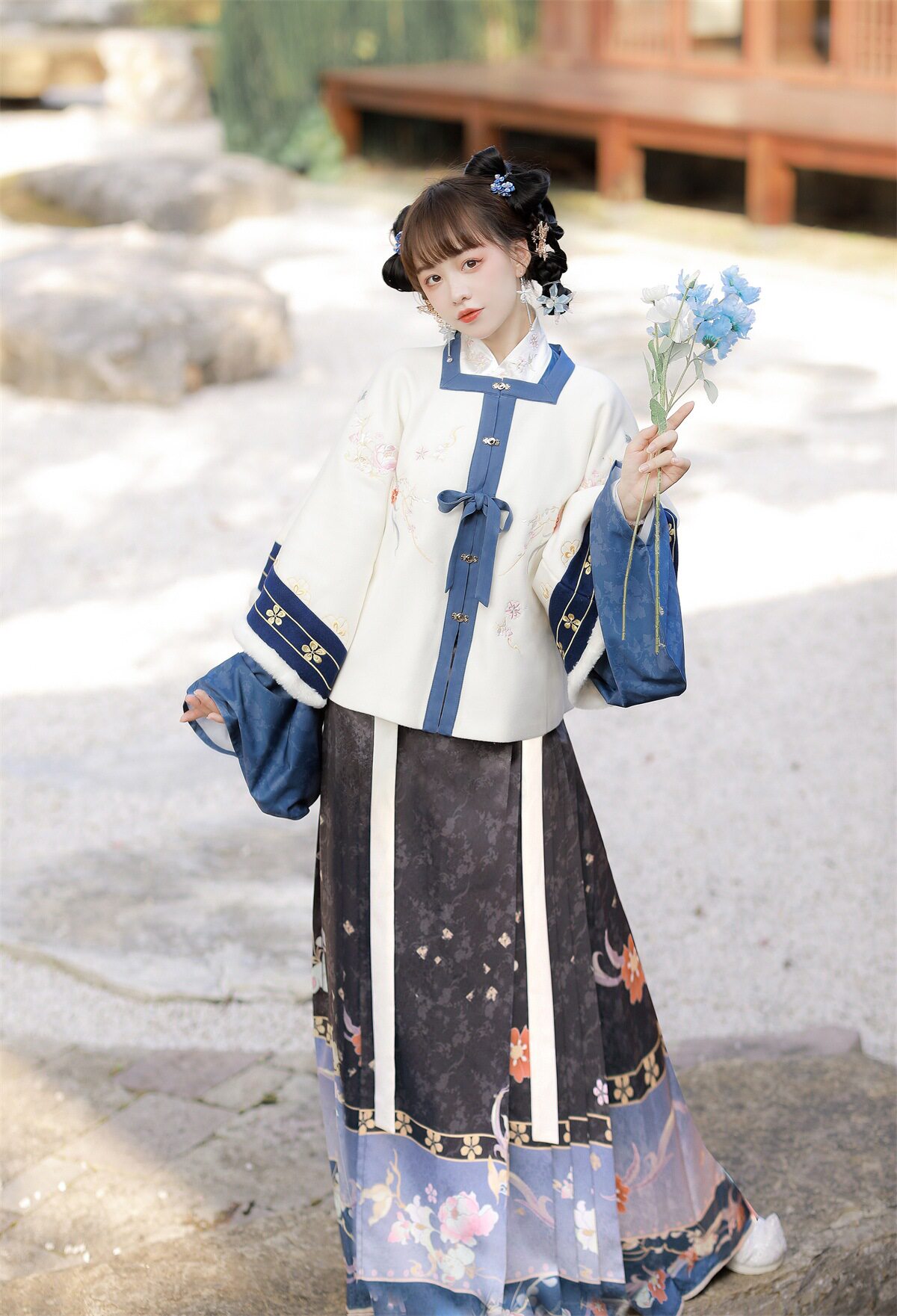 https://fulmo-img-server.com/lolis/cc7af5d3-209e-4f22-a137-a8a04fc62eab.jpg