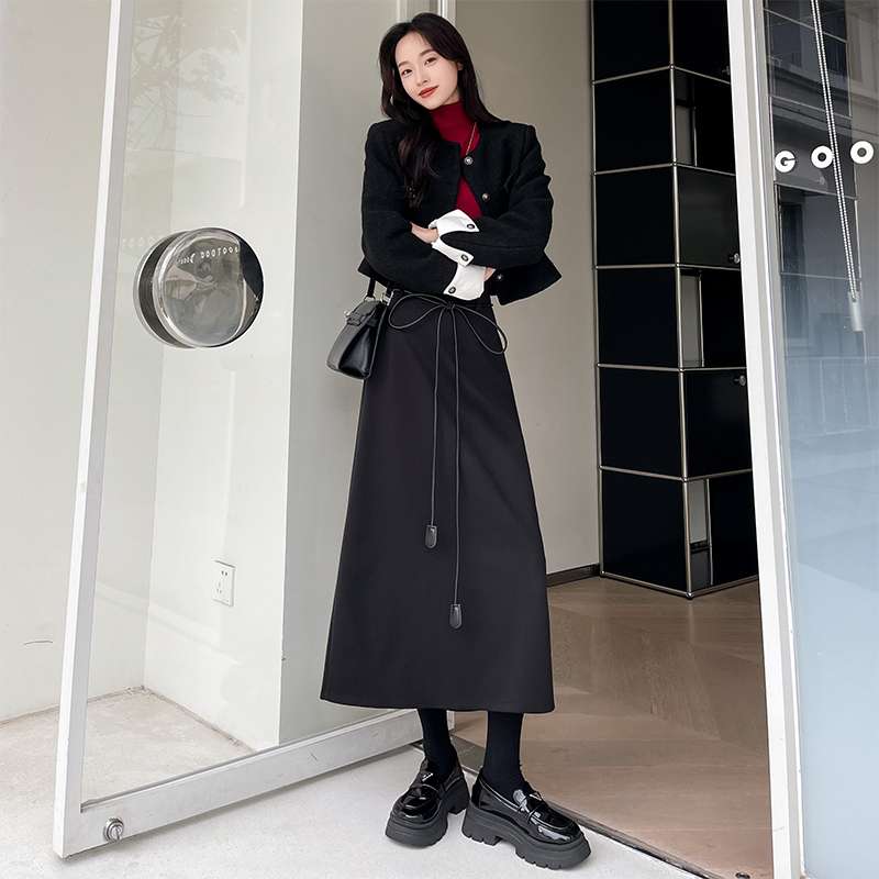 サイドスリットタックロングスカート