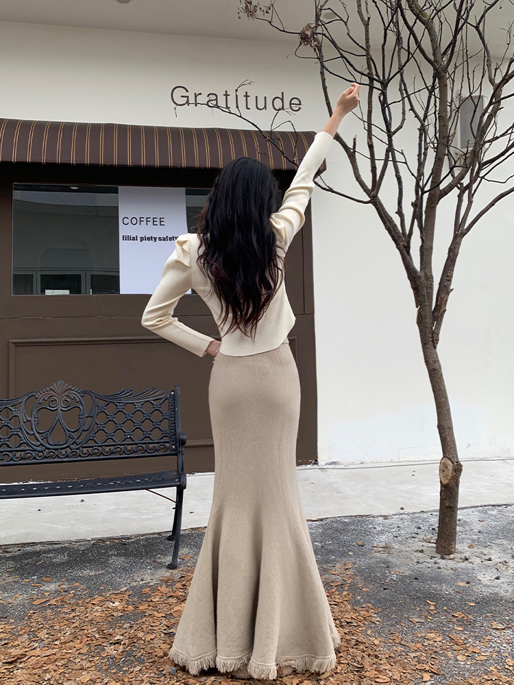 https://fulmo-img-server.com/long-grace/387efdcc-3b23-47c9-be18-56d238af17d1.jpg