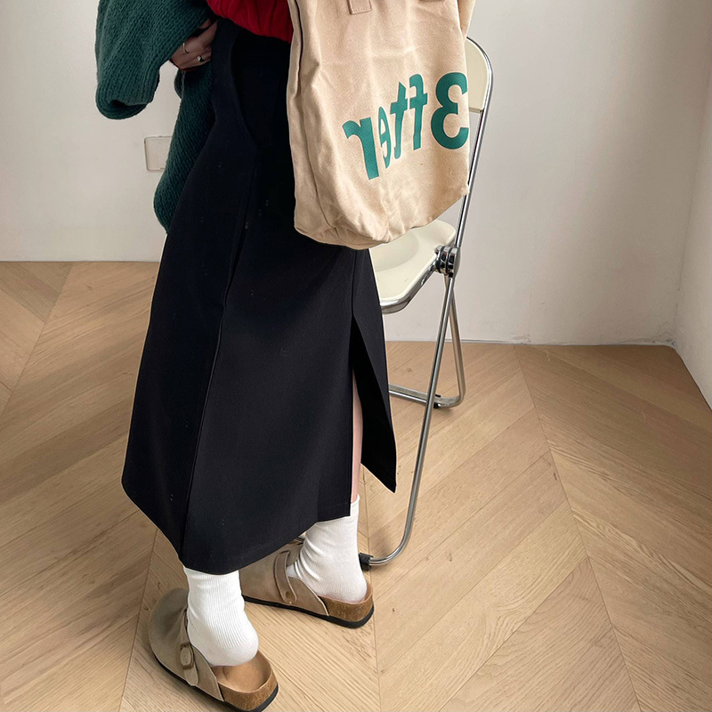 すっきりシルエットロングスカート