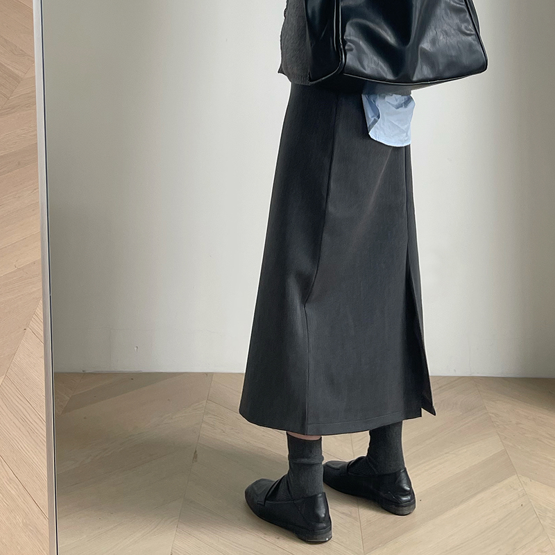 すっきりシルエットロングスカート