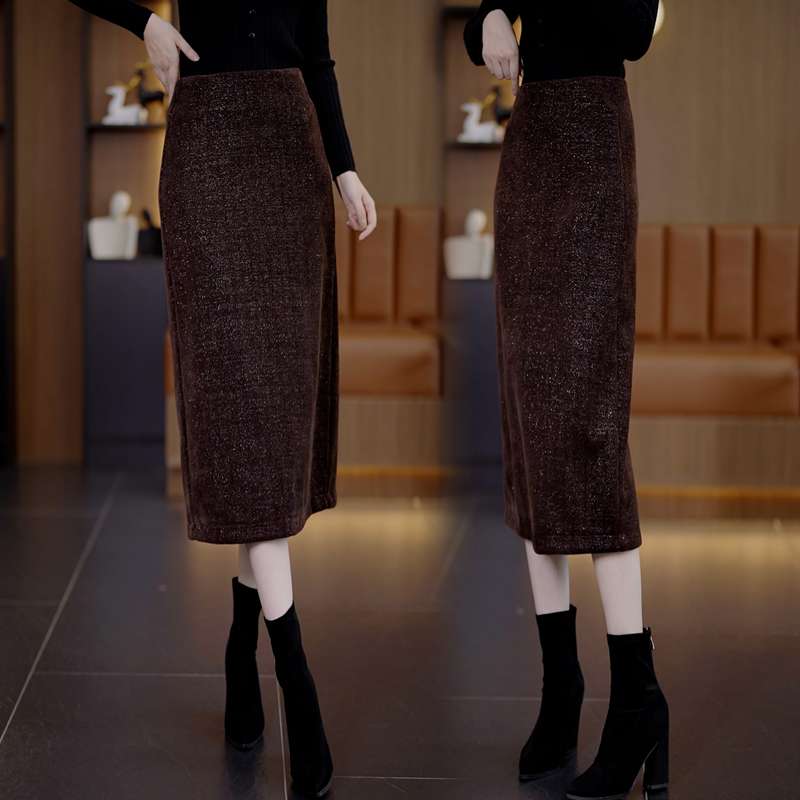 バックスリットミディロングスカート
