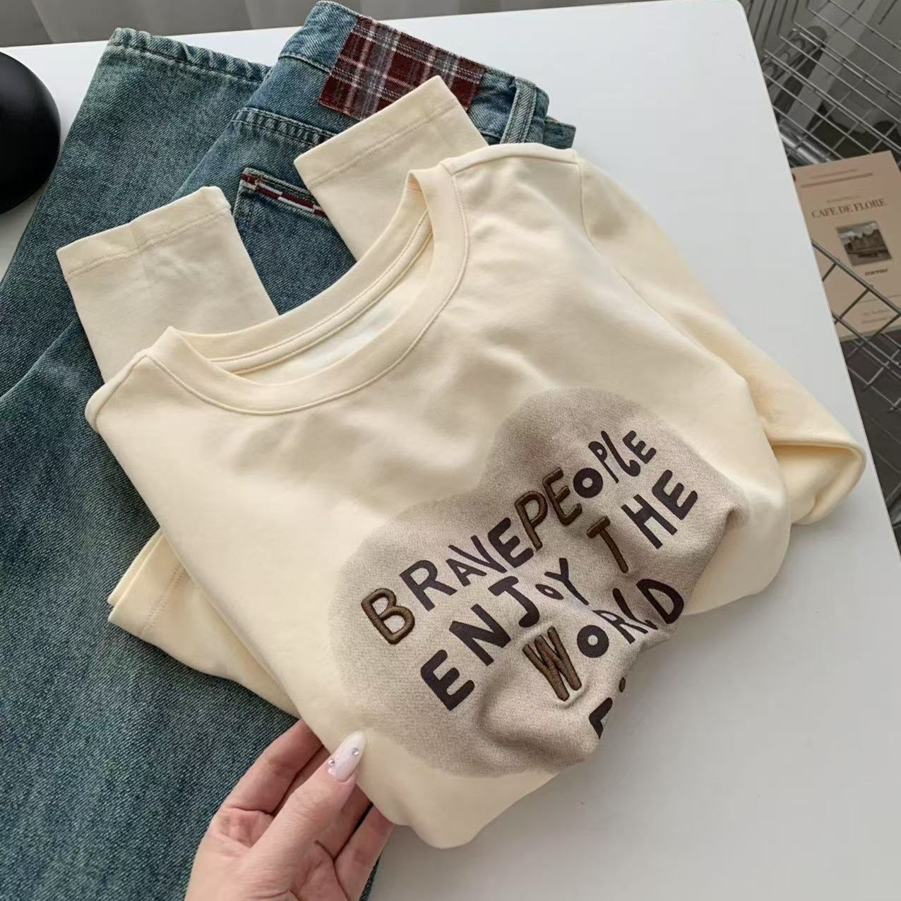 ロンT 世界を楽しむメッセージロンT