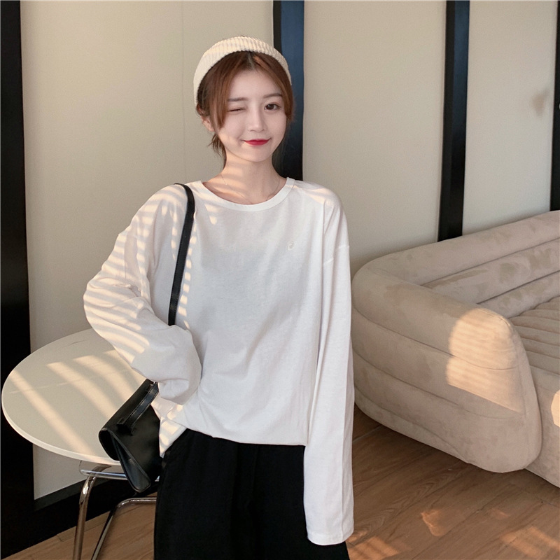 大人可愛いベーシックラウンドネックロンTコットン