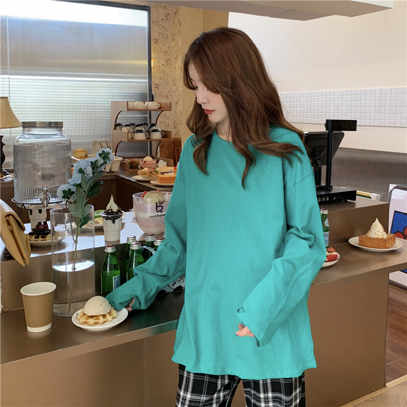 大人可愛いベーシックラウンドネックロンTコットン