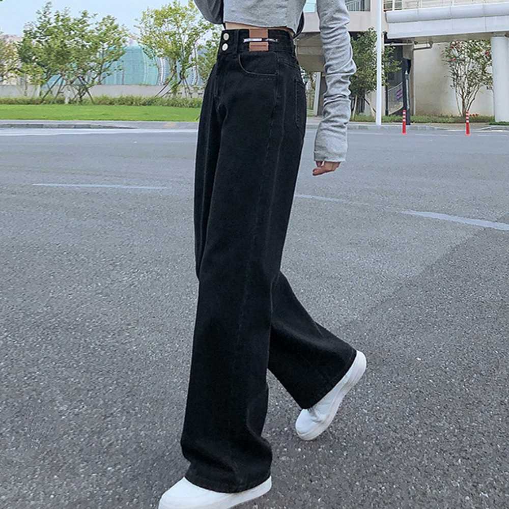 黒のバギーパンツで作るクールで洗練されたワンランク上の着こなし5選