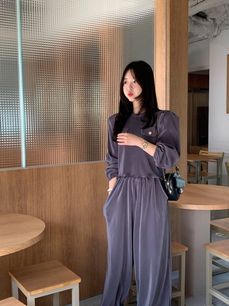  バギーパンツ 今季必須 コーデュロイ フリル丸首上着とゆったりパンツセット