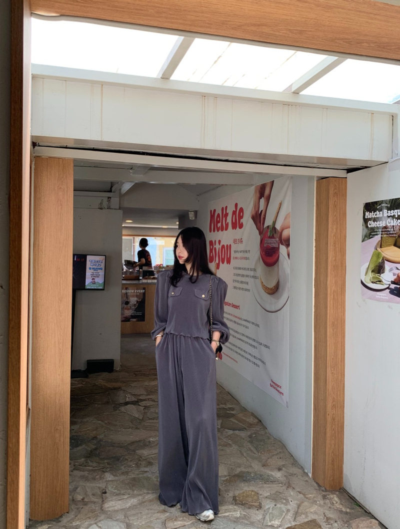  バギーパンツ 今季必須 コーデュロイ フリル丸首上着とゆったりパンツセット