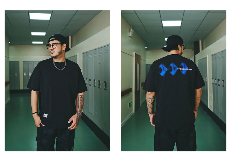 オーバーサイズTシャツ 背面グラフィック ゆったりシルエット