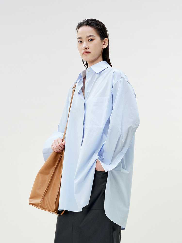 着るだけで旬顔に！レディースのオーバーサイズシャツコーデ5選