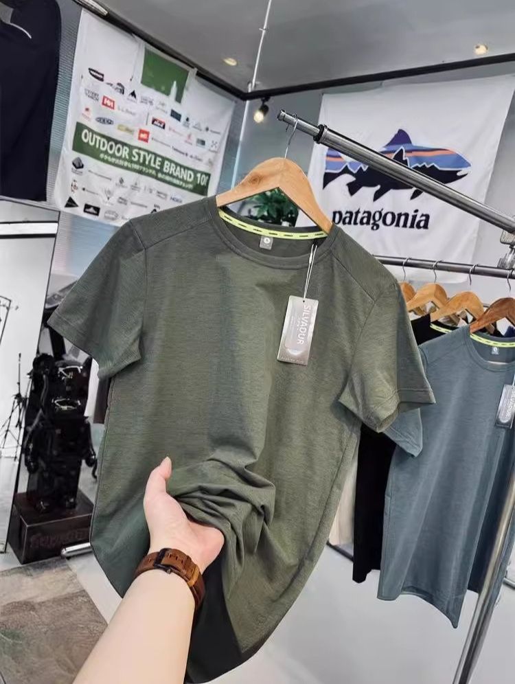 速乾機能素材メンズゆったり半袖丸首Tシャツ