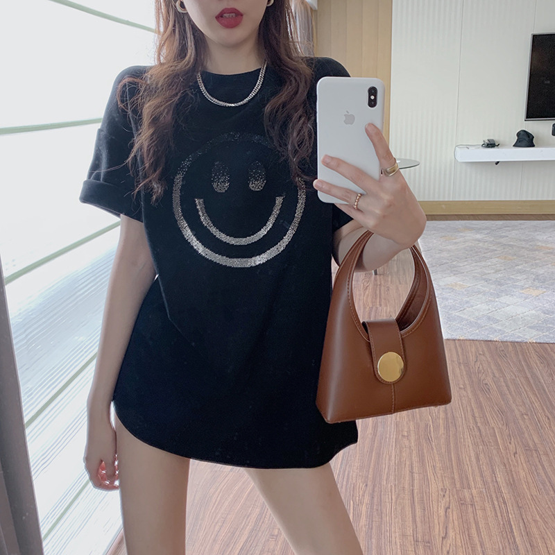 オーバーサイズTシャツ にこにこ笑顔のゆるふわワイドシルエット