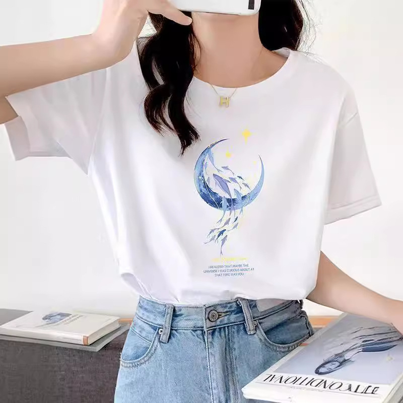 オーバーサイズTシャツ 夜空の月に舞う幻想的な図柄Tシャツ