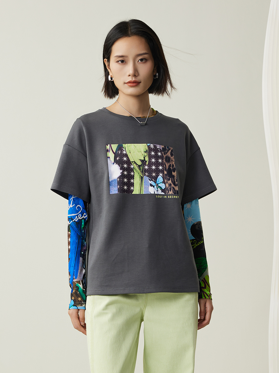 オーバーサイズTシャツ 秘密の蝶々 アートプリント ゆったりシャツ