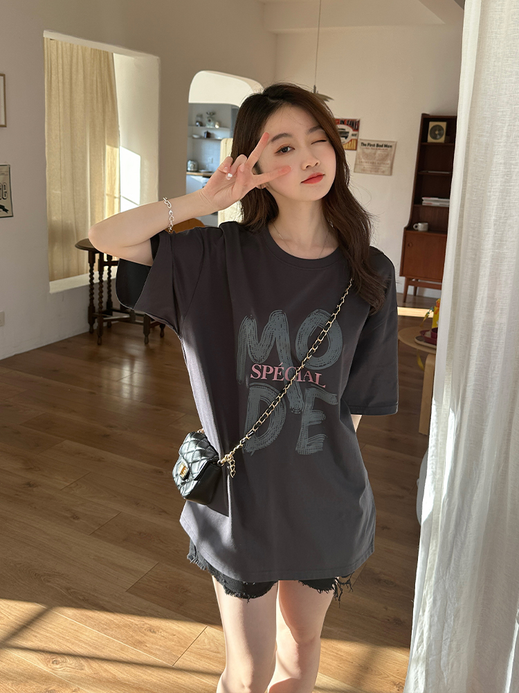 オーバーサイズTシャツ 特別なモードプリント ゆったりティー