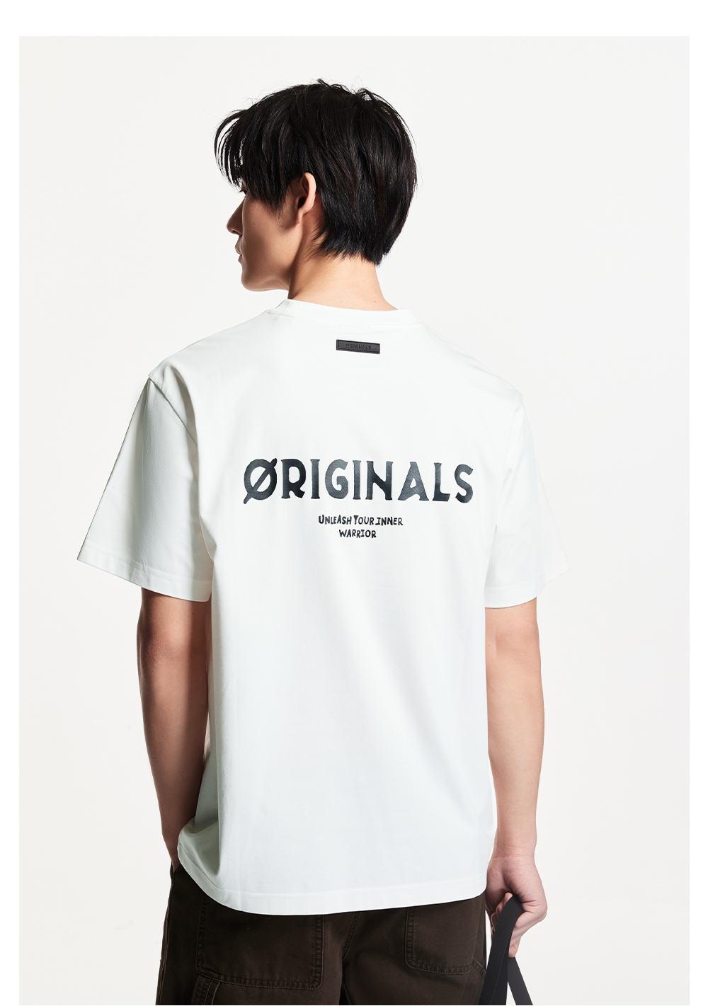 オーバーサイズTシャツ シンプル刺繍入りゆったり半袖