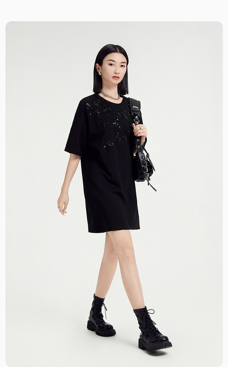 オーバーサイズTシャツ スパンコール装飾ゆったりワンピース