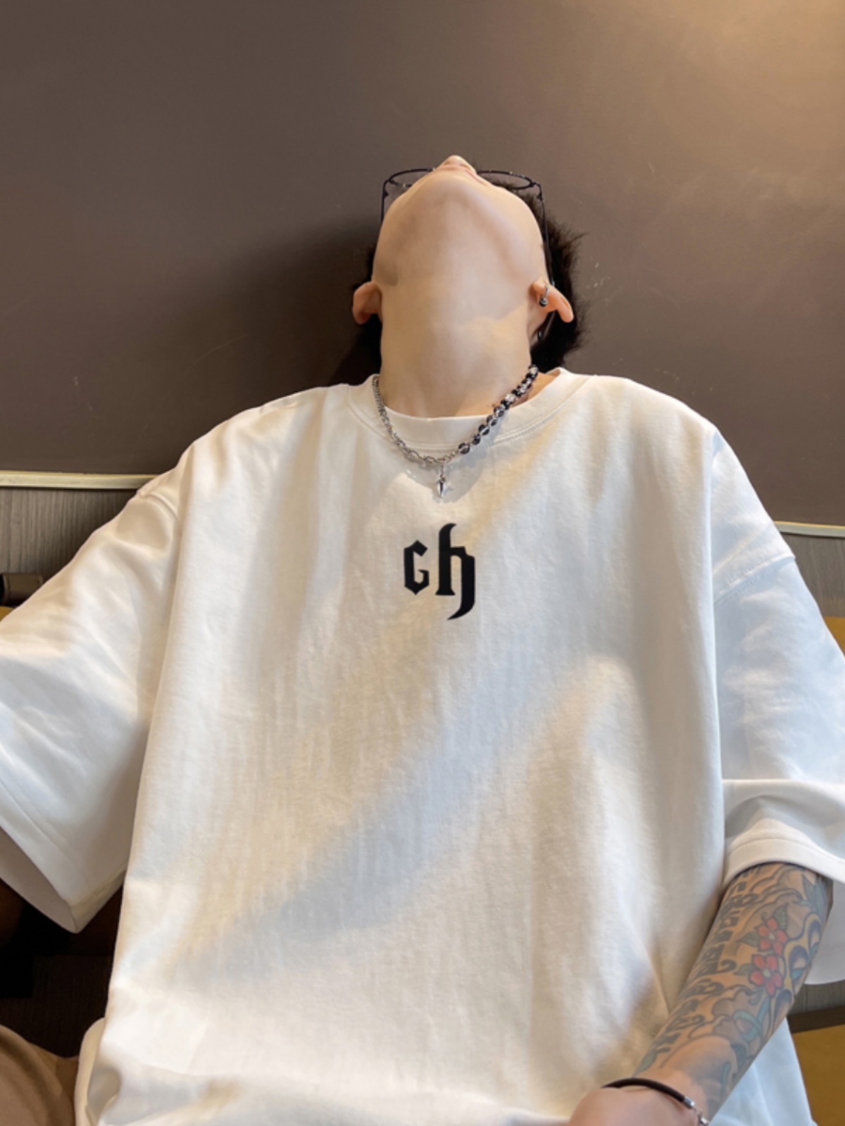 オーバーサイズTシャツ シンプル文字ロゴ ゆったり半袖